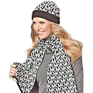 NWT Michael Kors Women’s 3-Piece Winter Gift Set - Hat, Scarf & Gloves